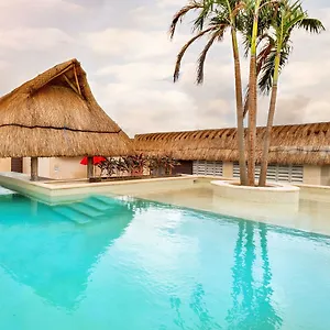 azul-tulum.quintano-roohotels.com/